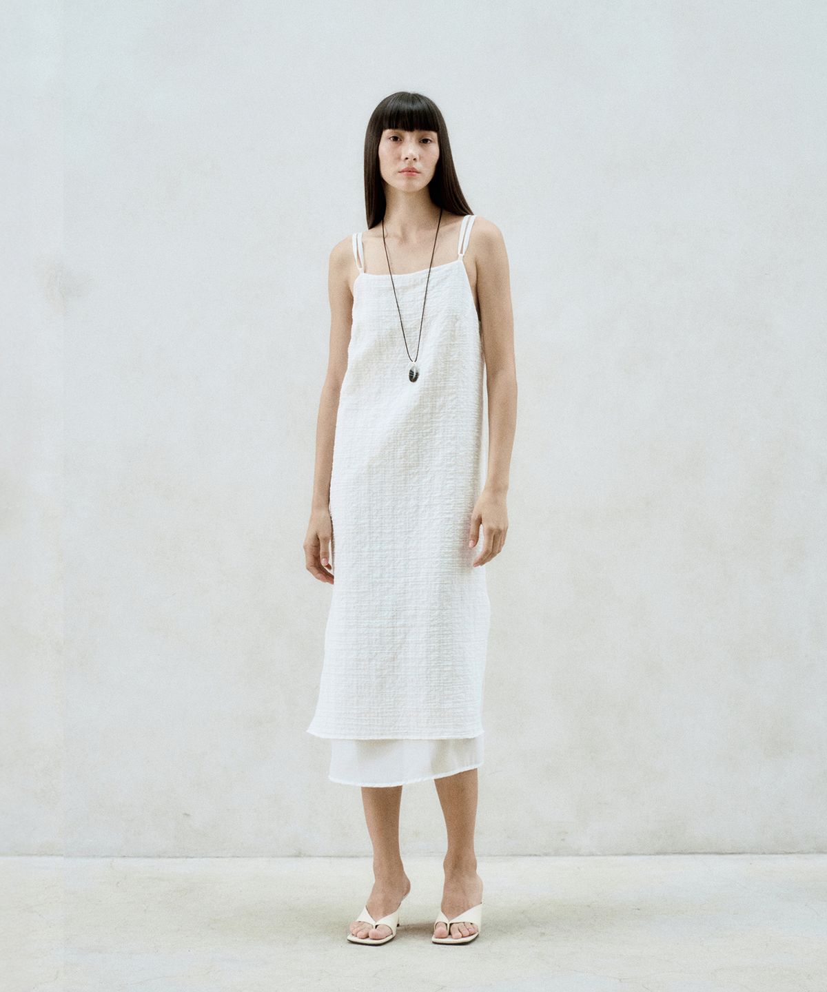 리이(RE RHEE) CHECKED-CHIFFON LAYERED MIDI DRESS WHITE