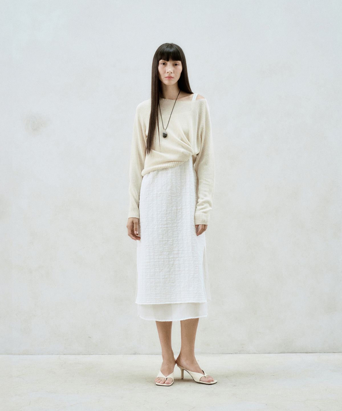 리이(RE RHEE) CHECKED-CHIFFON LAYERED MIDI DRESS WHITE