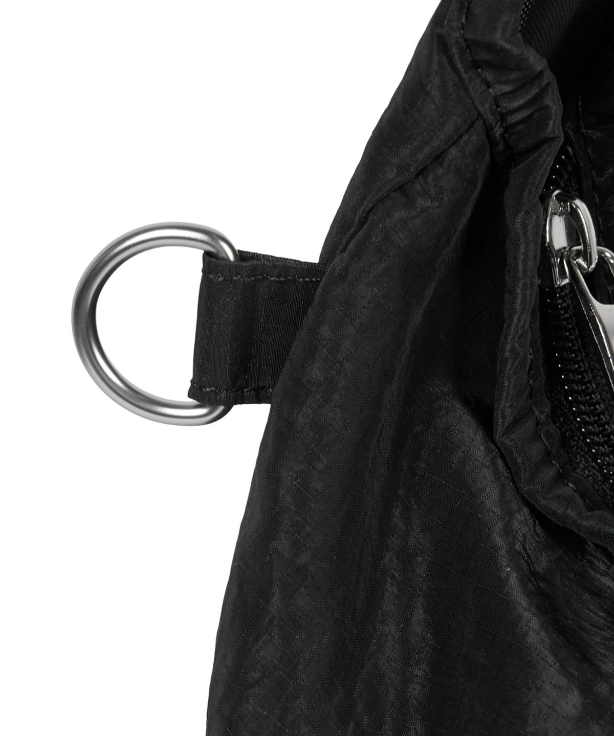 이우가마카라스(IUGAMAKARAS) Nylon Strap Hobo Bag (Black)