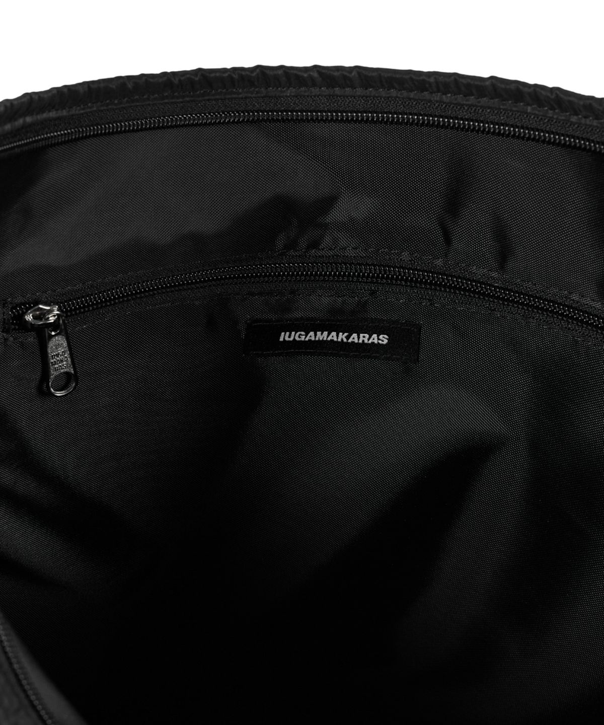 이우가마카라스(IUGAMAKARAS) Nylon Strap Hobo Bag (Black)