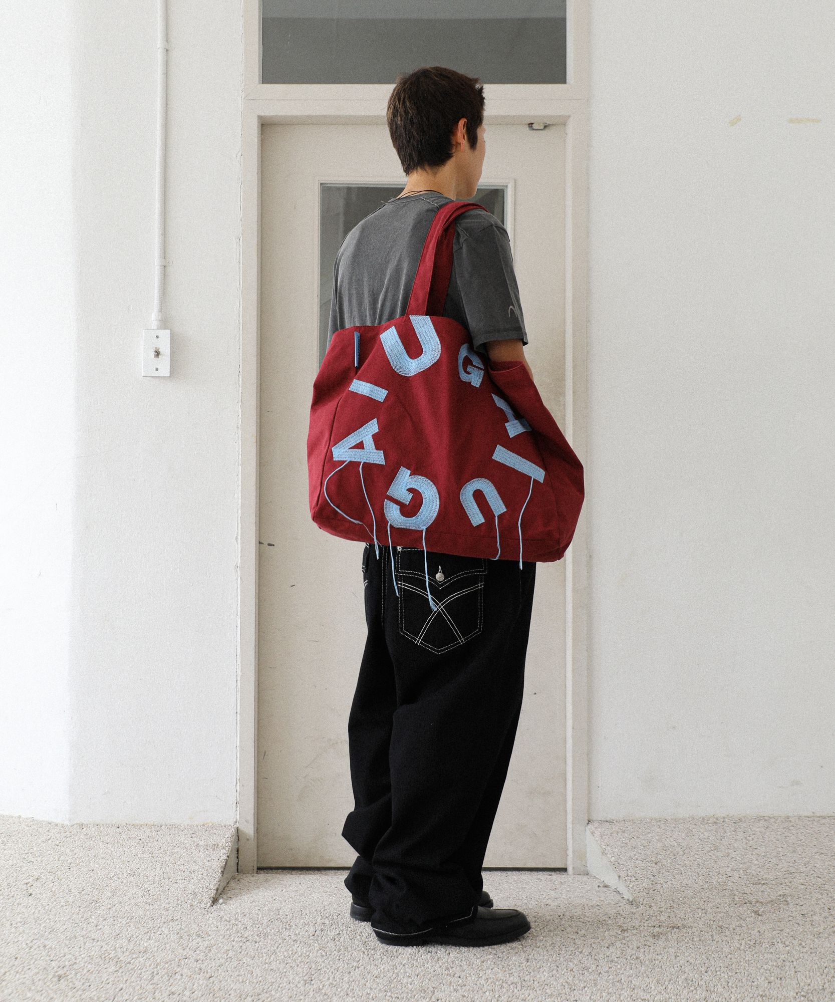 【IUGAMAKARAS】バッグ 人気 男女兼用 IUGA Big Shopper Bag MUSINSA | IUGAMAKARAS IUGA Big Shopper Bag (Gray)
