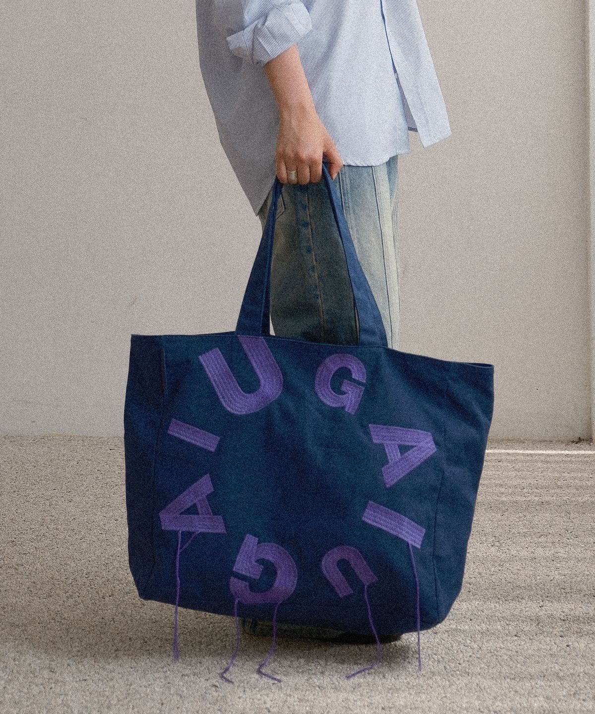이우가마카라스(IUGAMAKARAS) IUGA Big Shopper Bag (Navy)
