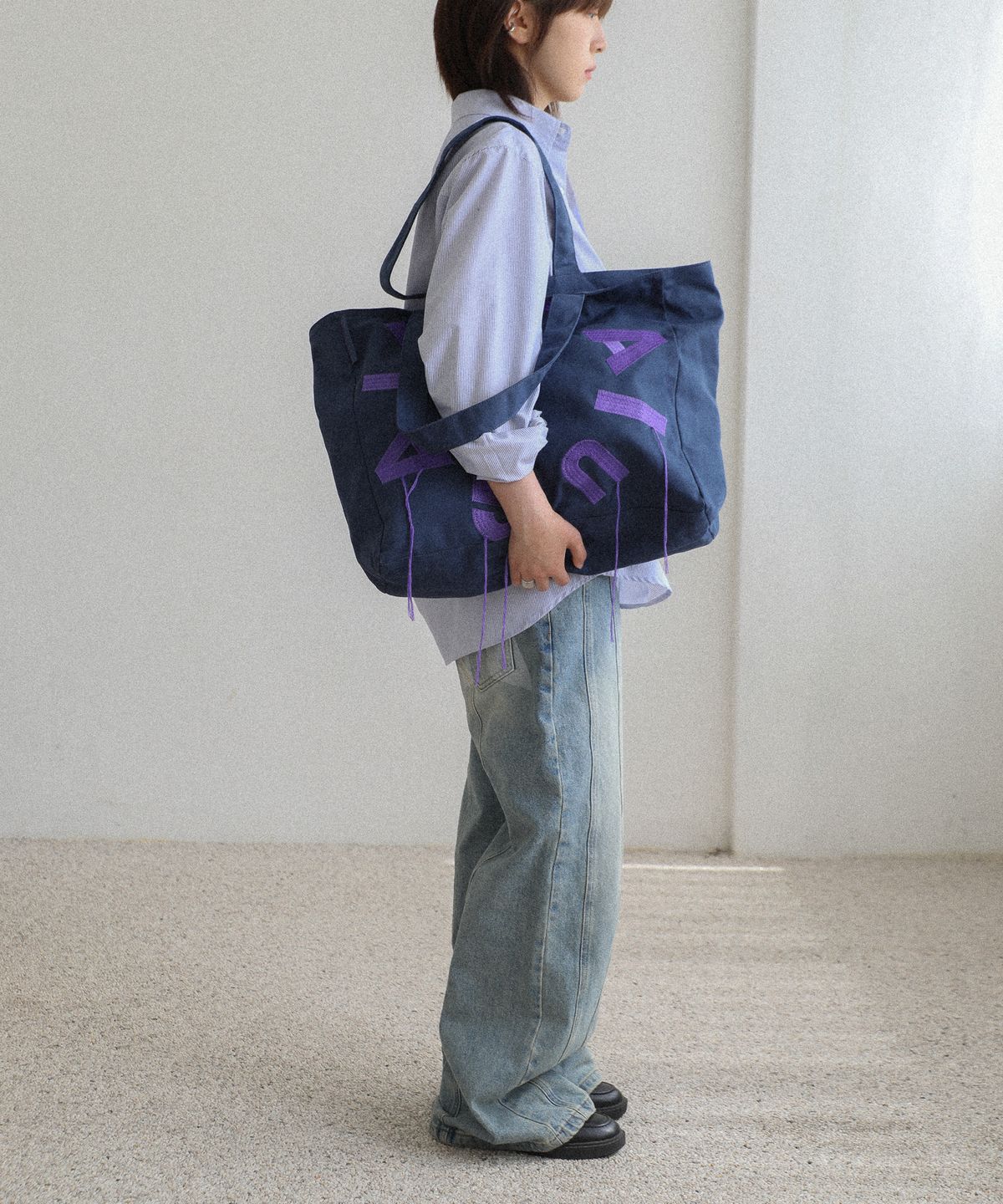 이우가마카라스(IUGAMAKARAS) IUGA Big Shopper Bag (Navy)
