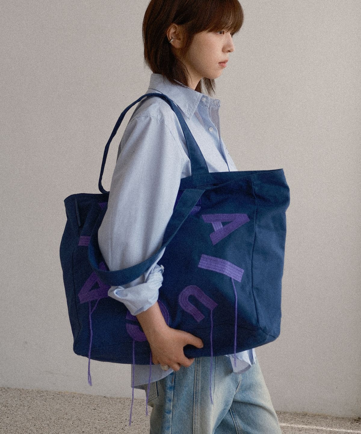 이우가마카라스(IUGAMAKARAS) IUGA Big Shopper Bag (Navy)