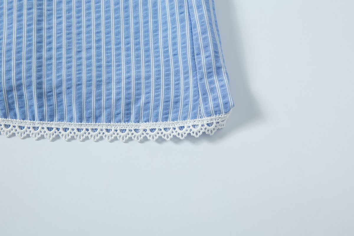 샐러드바구니(SALAD BAGUNI) Lace hem seersucker shorts - blue
