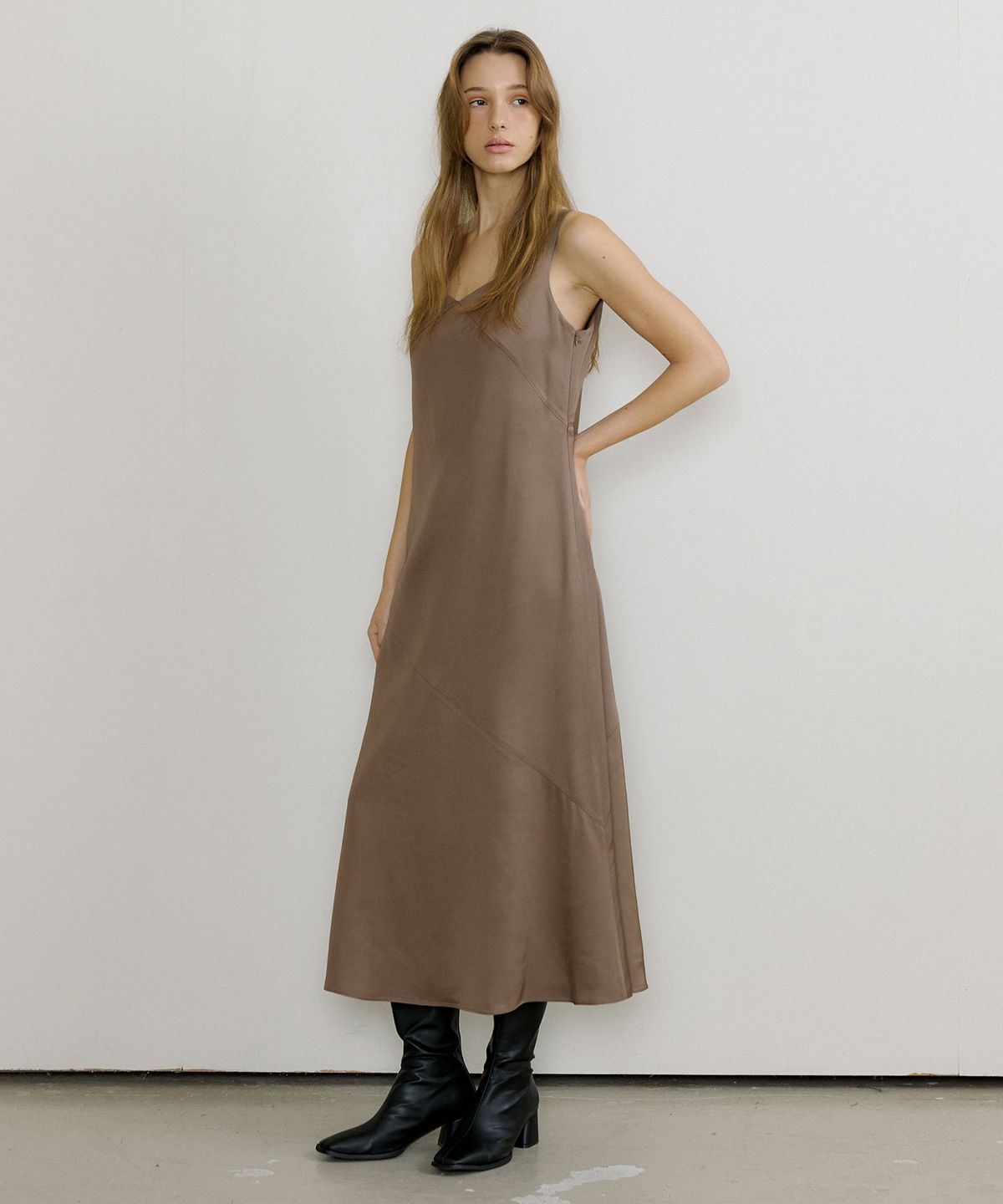 오떼뜨(OCTETTE) VISCOS SATIN LAYER OPS_2COLOR