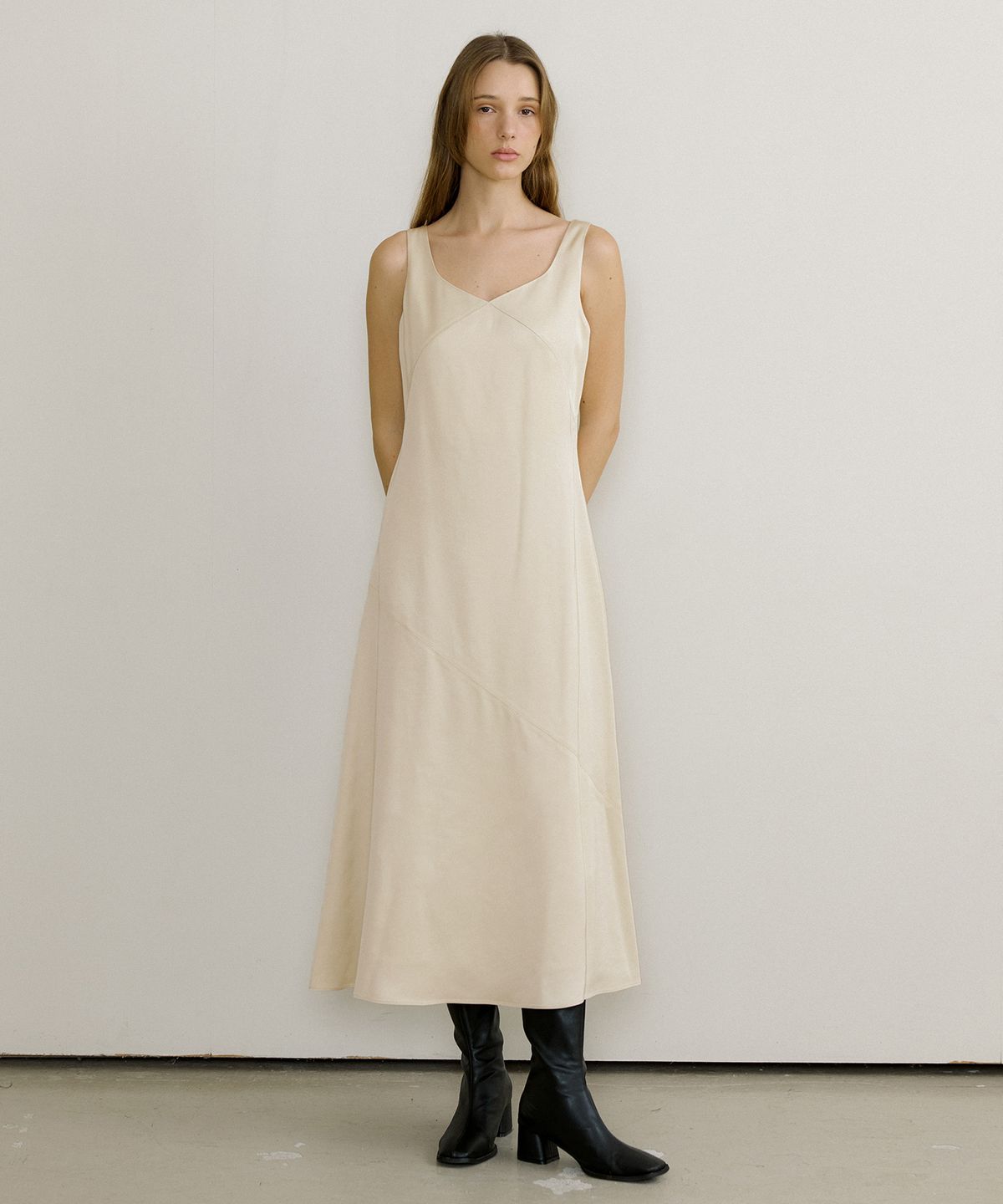 오떼뜨(OCTETTE) VISCOS SATIN LAYER OPS_2COLOR