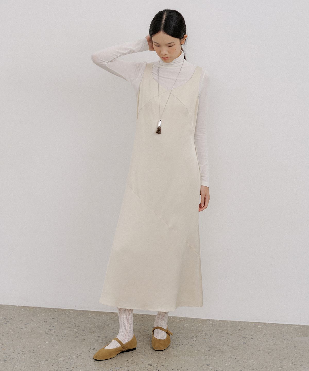 오떼뜨(OCTETTE) VISCOS SATIN LAYER OPS_2COLOR
