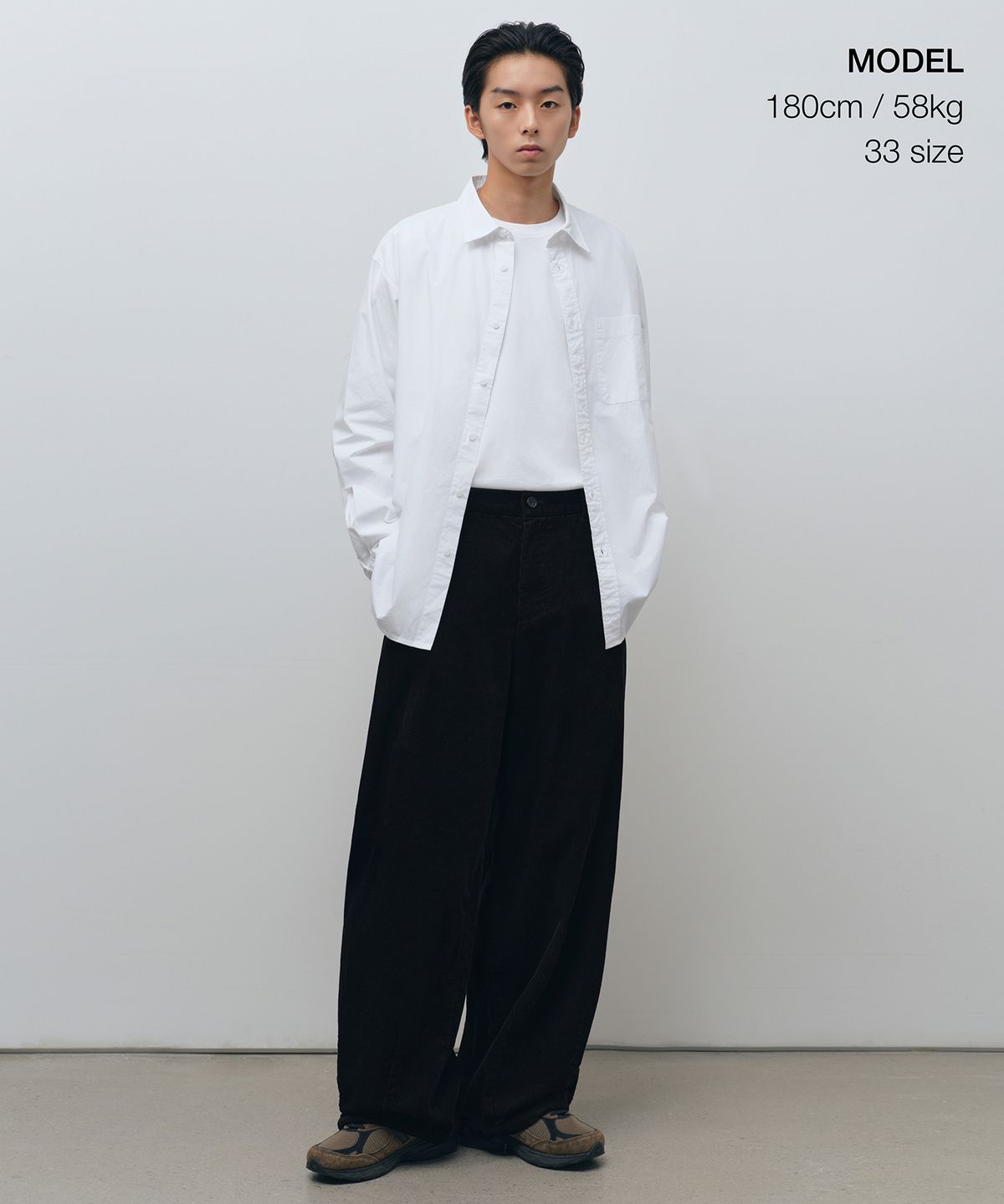 무신사 스탠다드(MUSINSA STANDARD) 8W 코듀로이 벌룬 팬츠 [블랙]