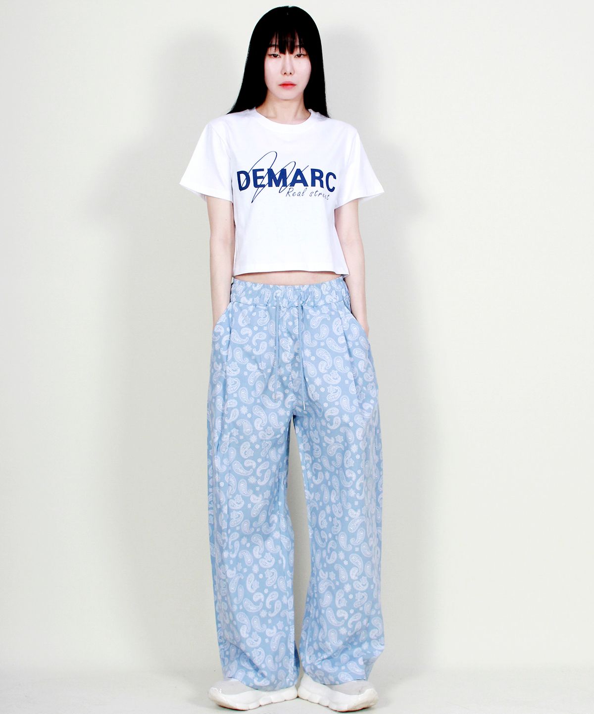드마크(DEMARC) PAISLEY SIDE ONETUCK WIDE PANTS SKY BLUE