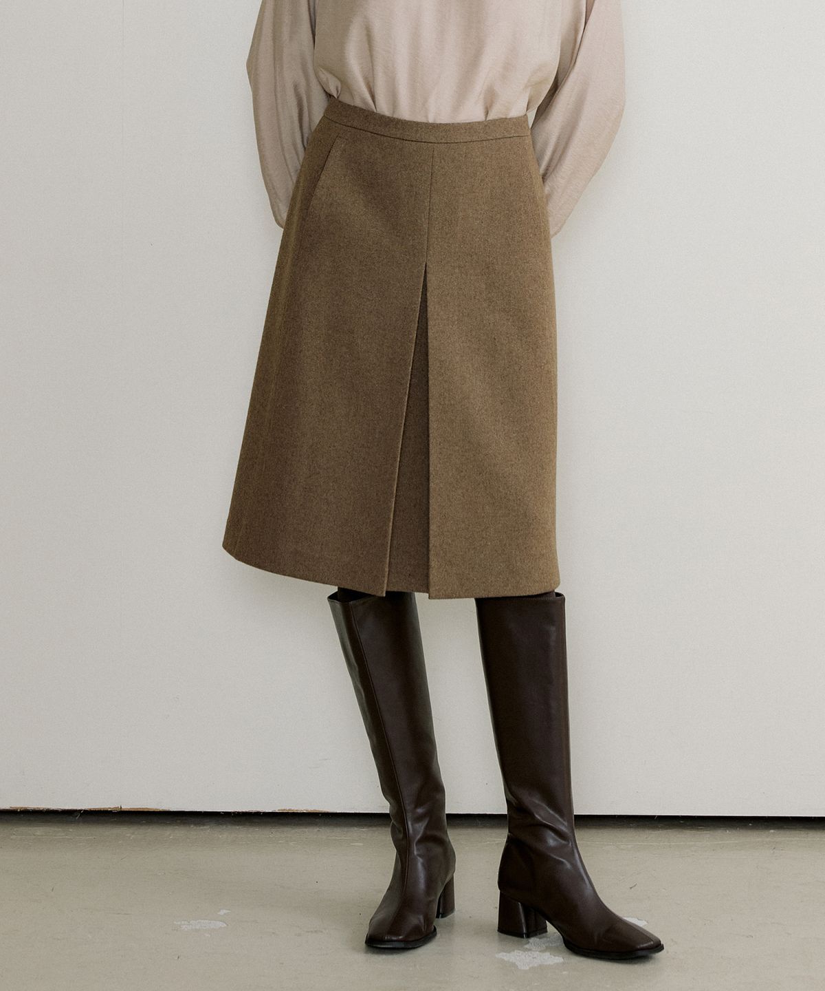 오떼뜨(OCTETTE) VERY WOOL TWILL MIDI SKIRTS_2COLOR