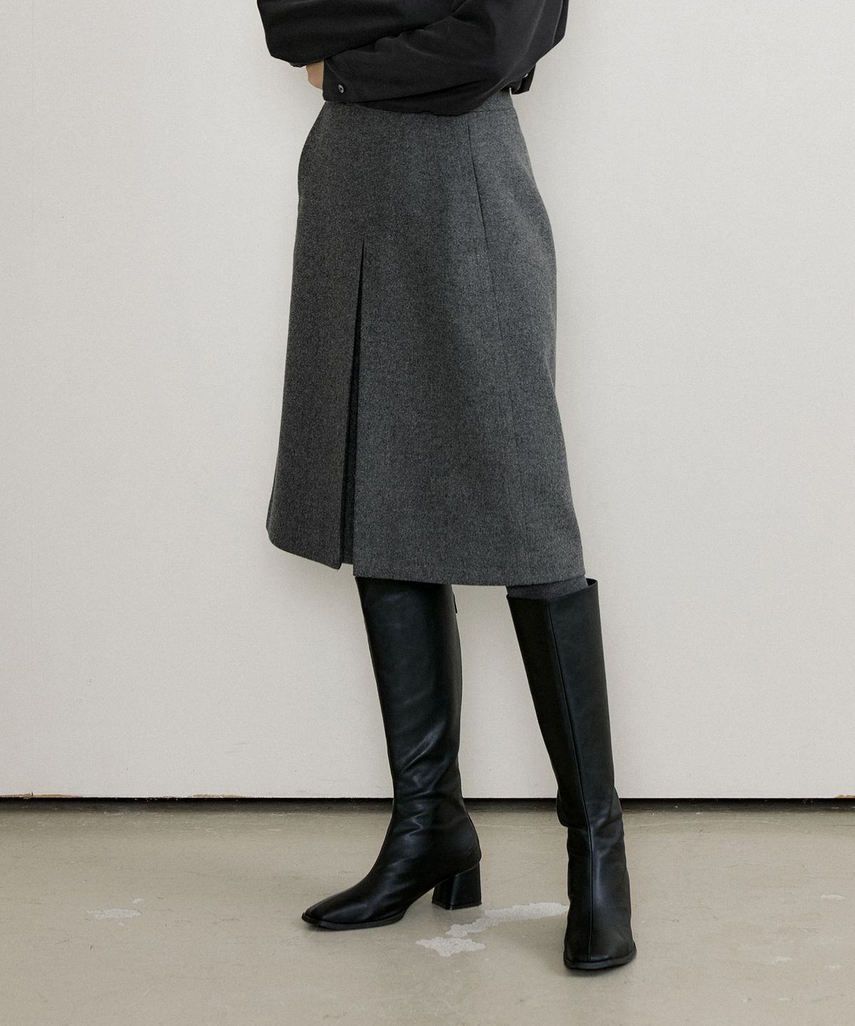 오떼뜨(OCTETTE) VERY WOOL TWILL MIDI SKIRTS_2COLOR