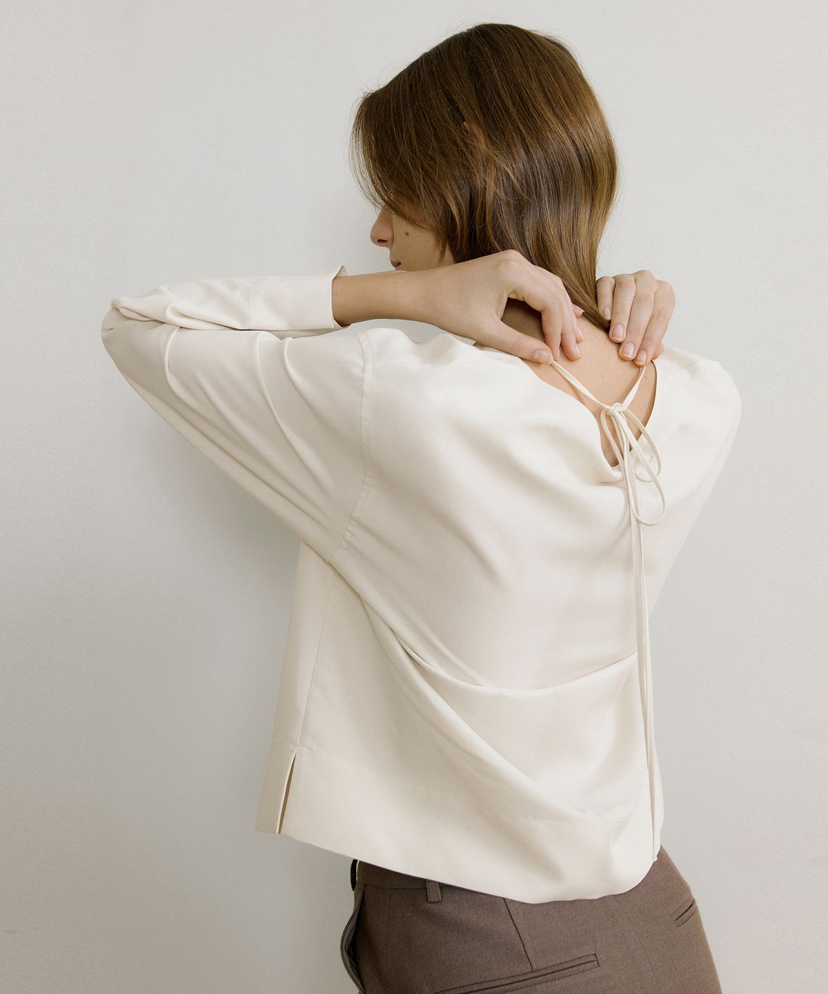 오떼뜨(OCTETTE) REVERSIBLE COWL BLOUSE_2COLOR
