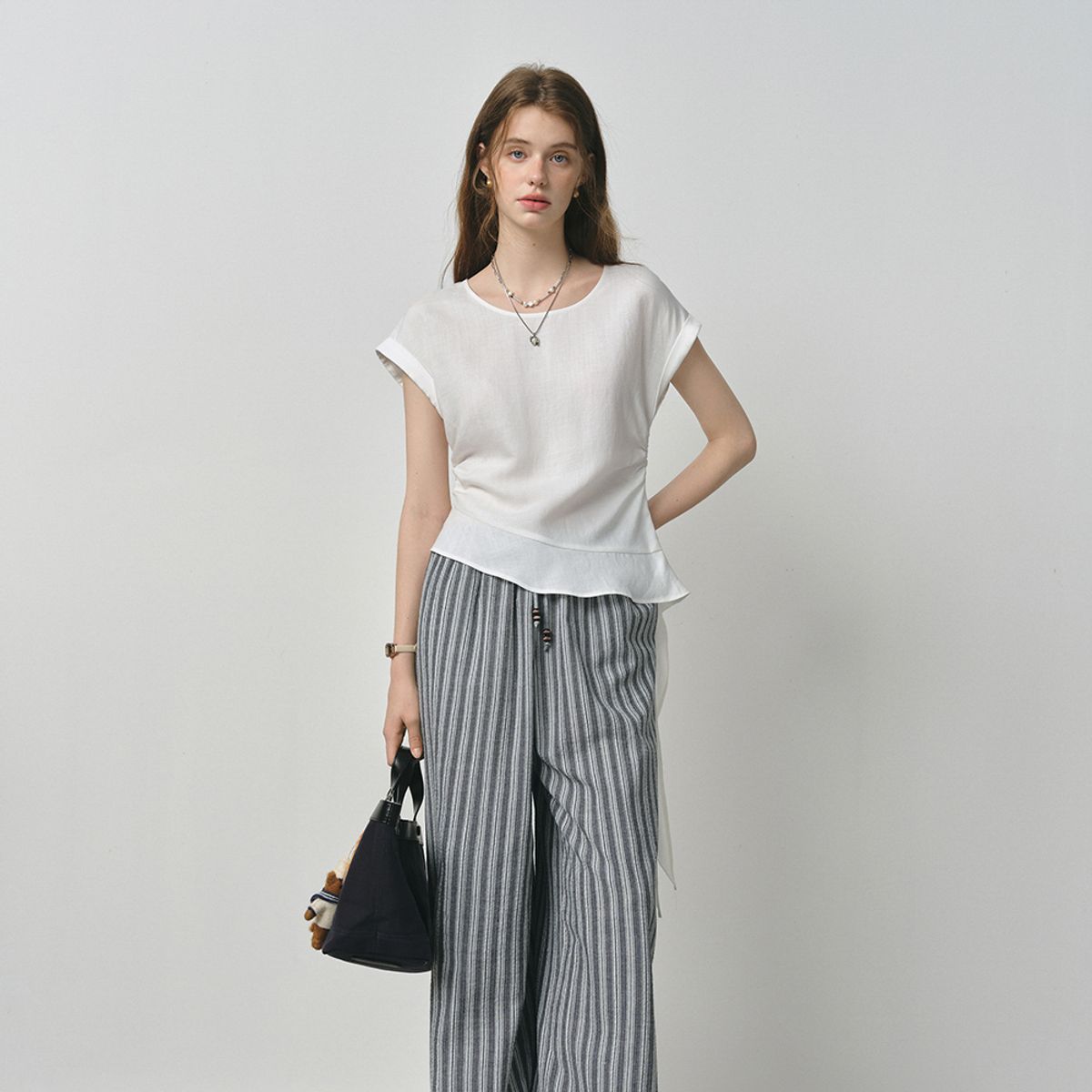 웬스데이딜라잇(WEDNESDAY DELIGHT) WD_Side shirring ribbon short sleeve top