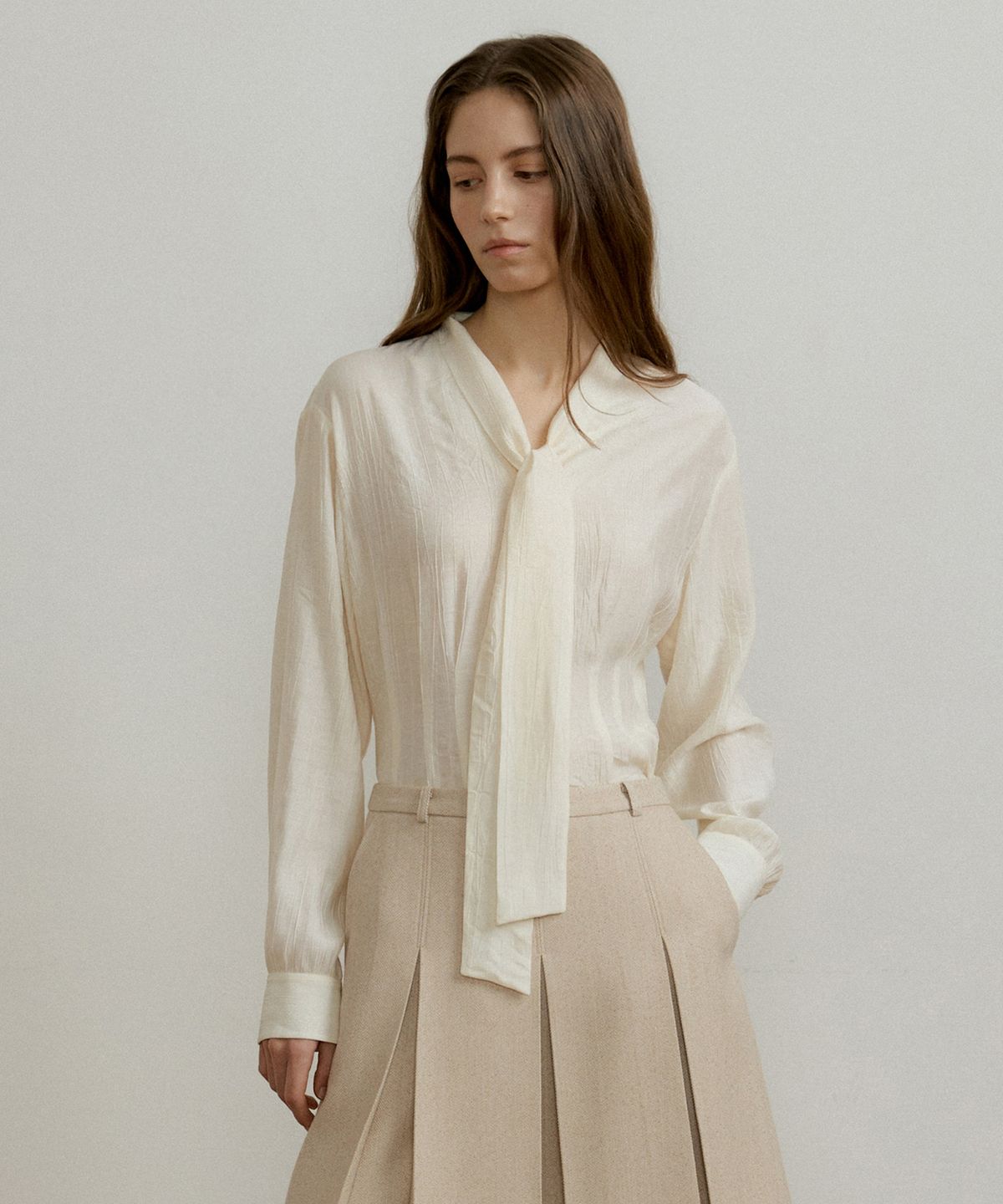 오떼뜨(OCTETTE) CROFFLE TIE BLOUSE_WIRNKLE VER_2COLOR
