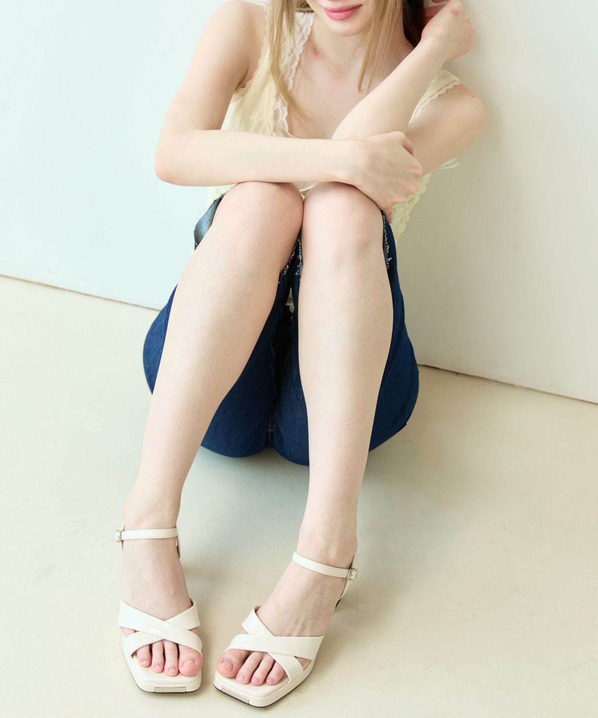 스퍼(SPUR) Camila X 스트랩 샌들 8cm -VS9046 (2color)