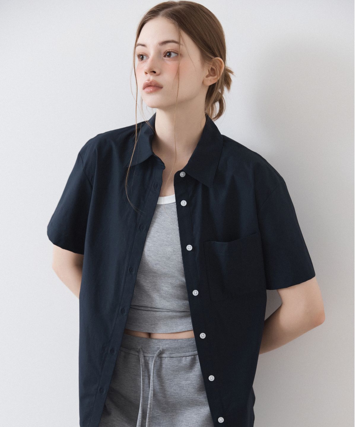 미쏘(MIXXO) 에센셜 루즈핏 반팔 셔츠_MIWYAG510A