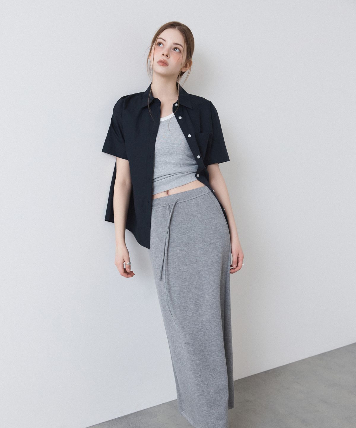 미쏘(MIXXO) 에센셜 루즈핏 반팔 셔츠_MIWYAG510A
