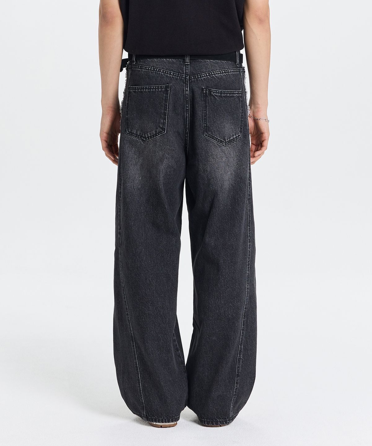 기철(KICHUL) Side Line Damage Denim Pants (Black)