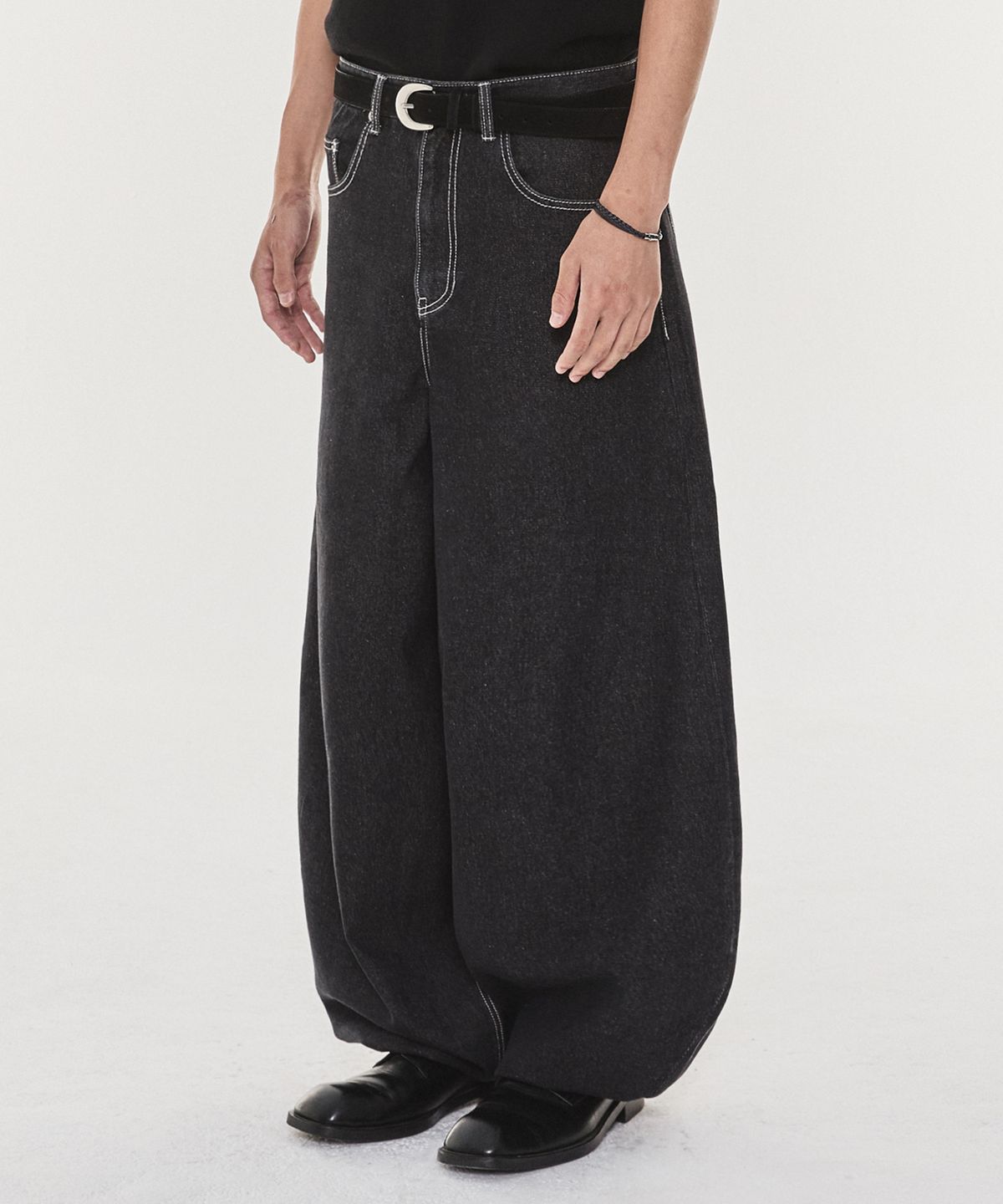 기철(KICHUL) Light Cotton Balloon fit denim pants (Black)