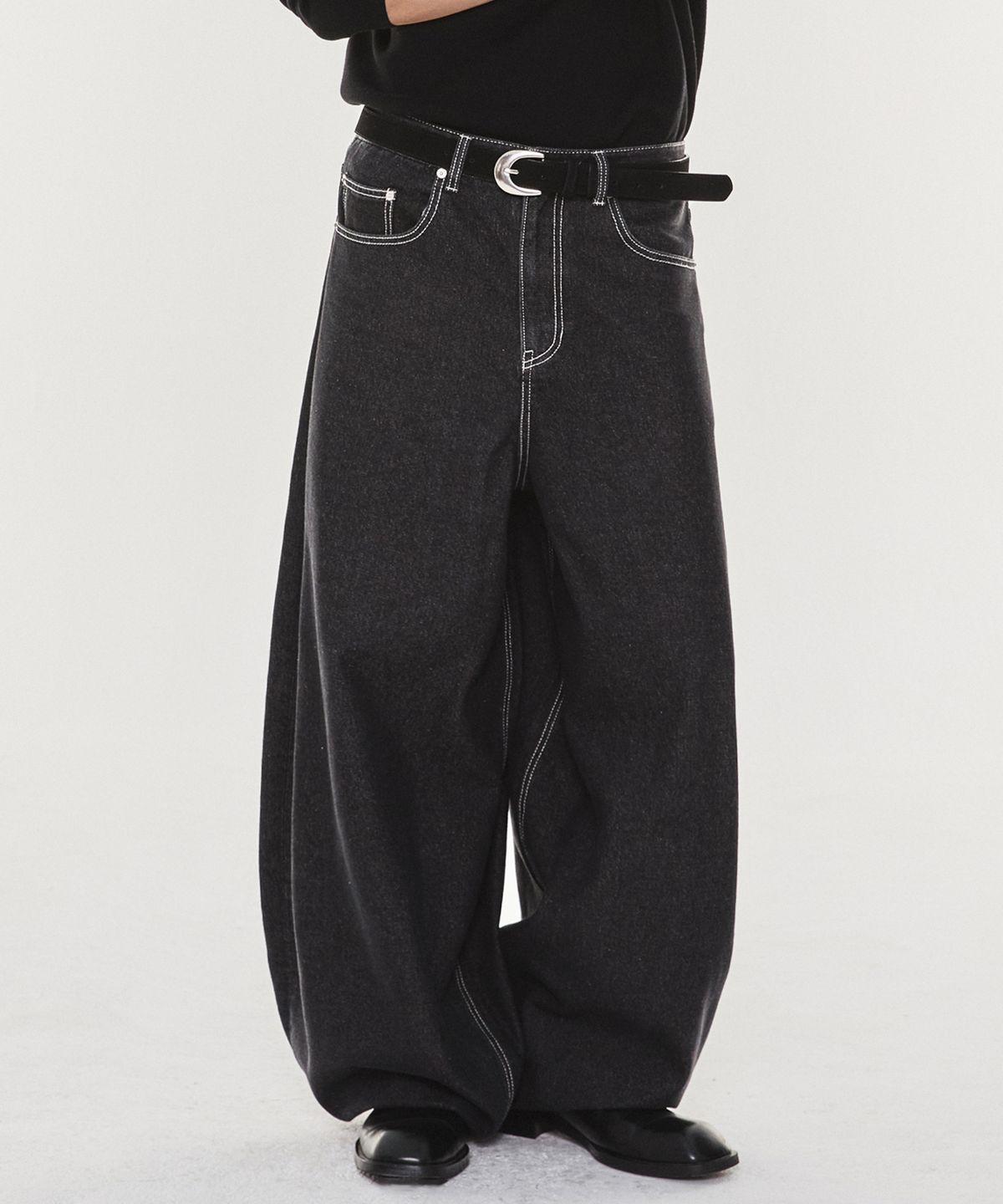 기철(KICHUL) Light Cotton Balloon fit denim pants (Black)