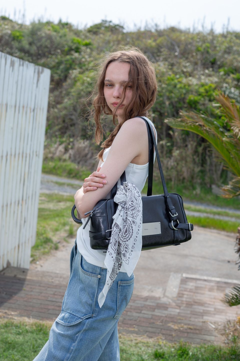 MUSINSA公式 | MATIN KIM BIKER DETAIL MEDIUM SHOULDER BAG IN BLACK