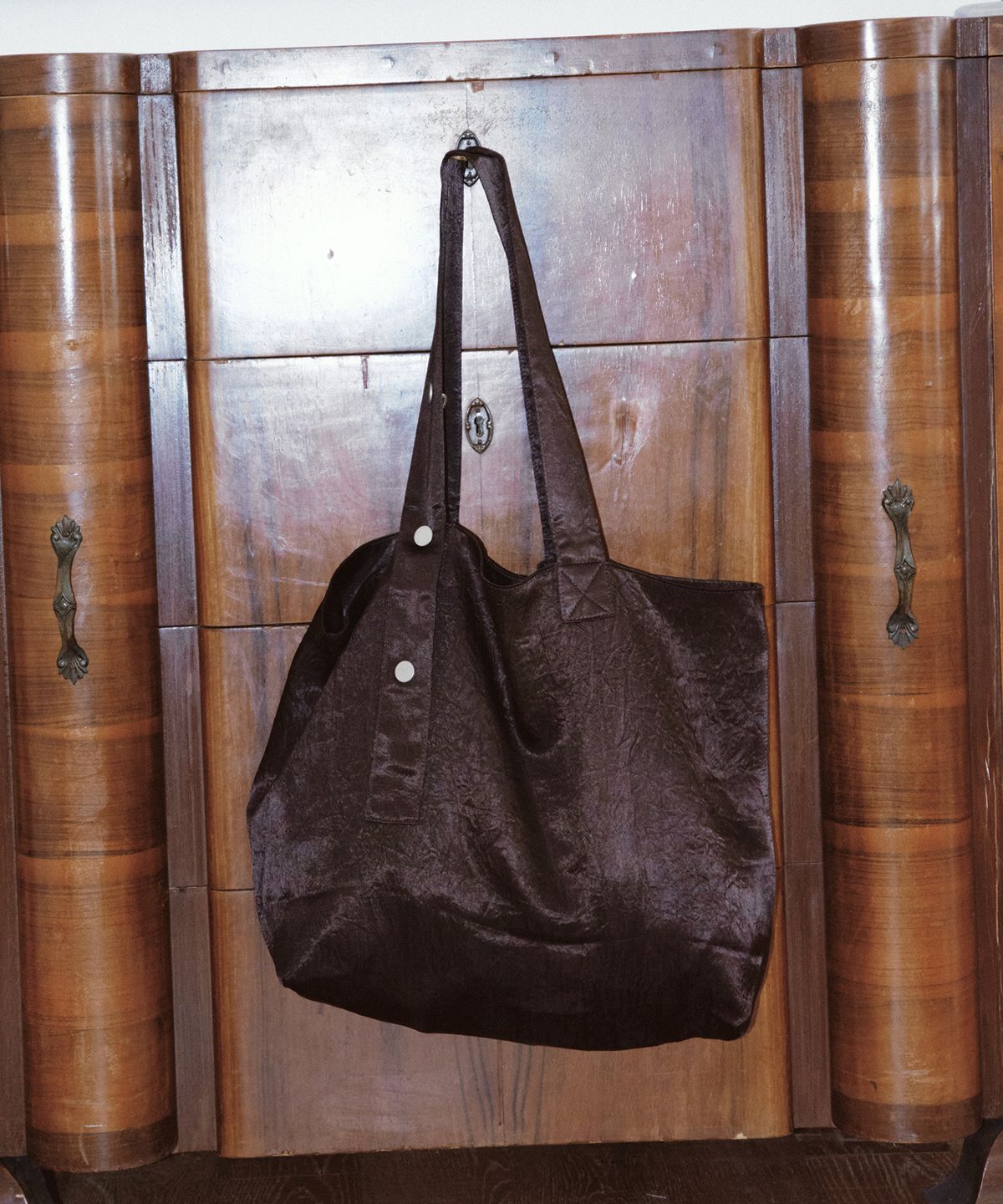 태서울(TAESEOUL) Leaf lounge bag (Deep brown)