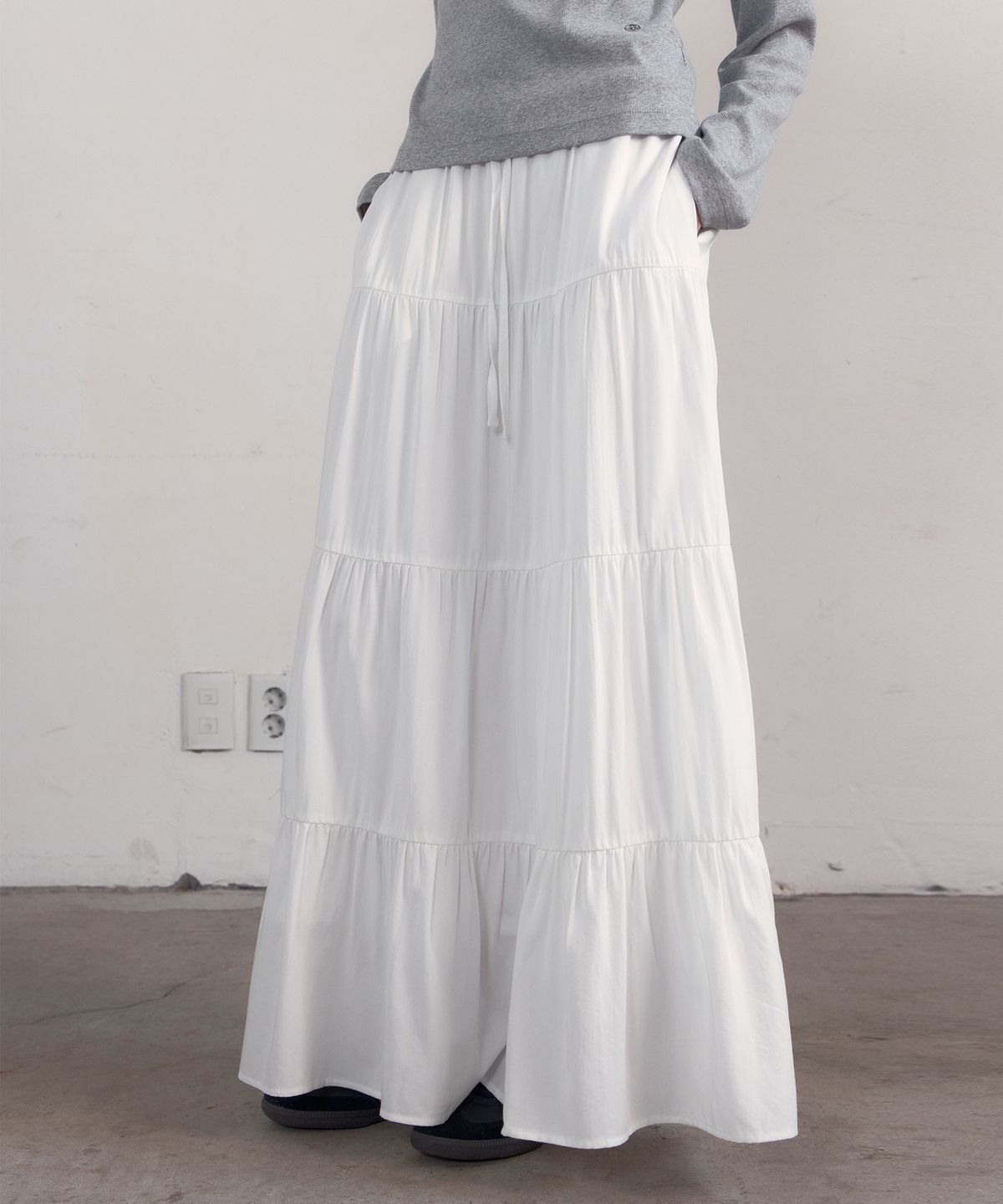 38컴온커먼(38COMEONCOMMON) Shirring Tiered Banding Skirts (White) - Short Length