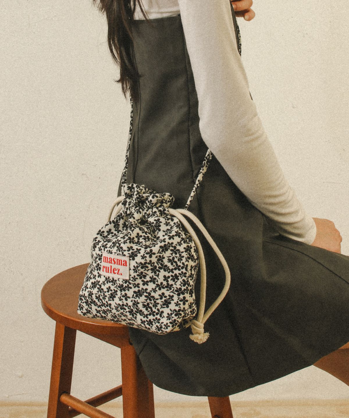 마스마룰즈(MASMARULEZ) String cross bag_Black flower