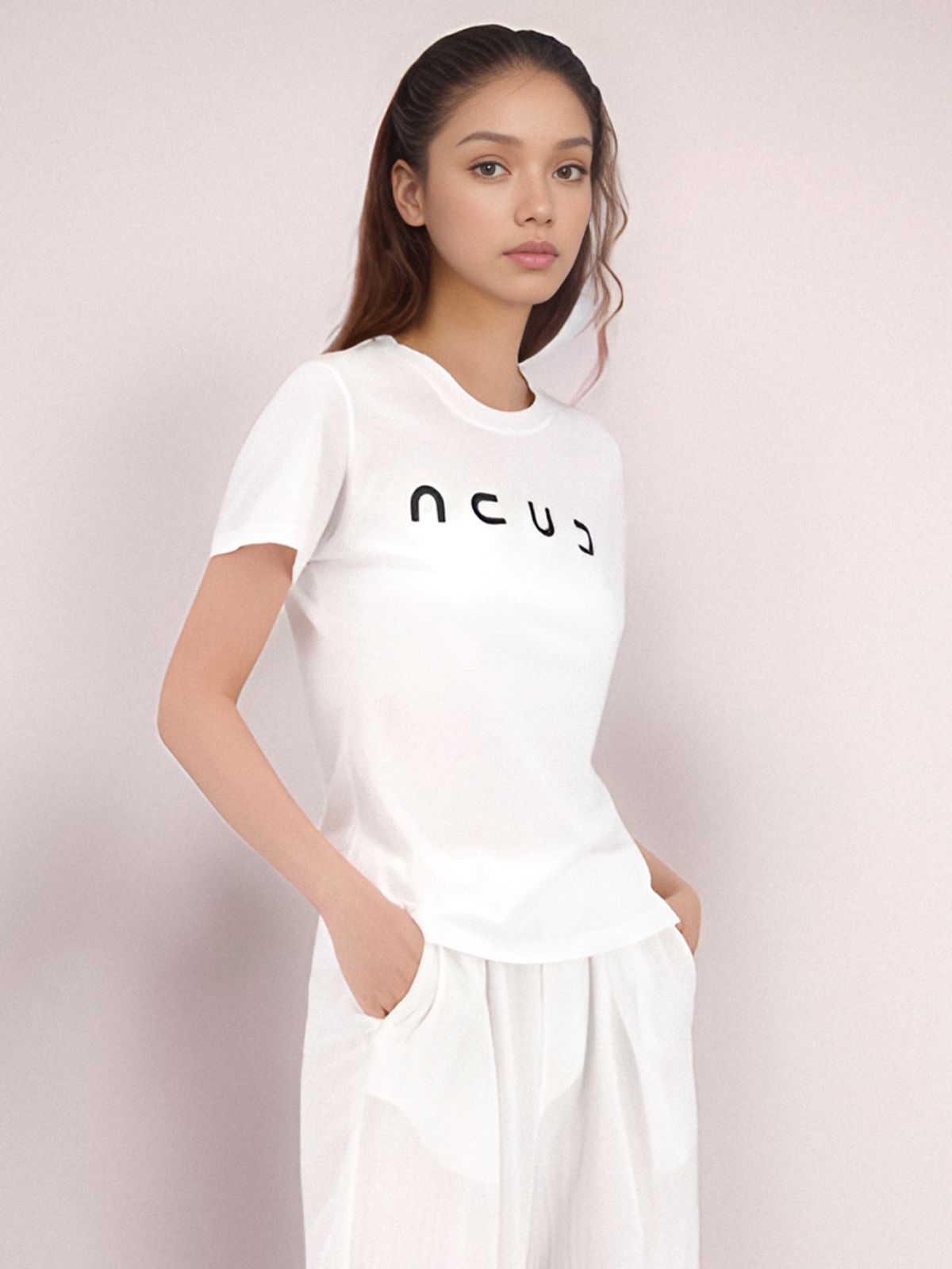 아쿠드(ACUD) Half Sleeve Logo T-shirt _White