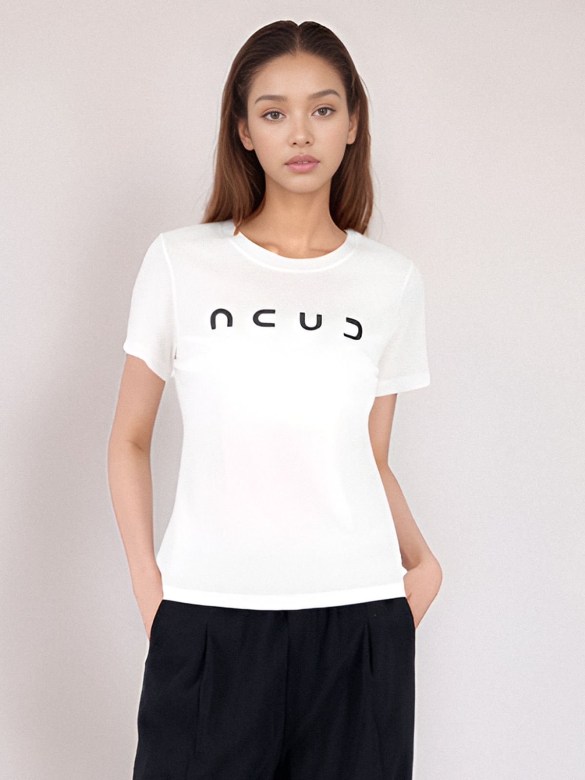 아쿠드(ACUD) Half Sleeve Logo T-shirt _White