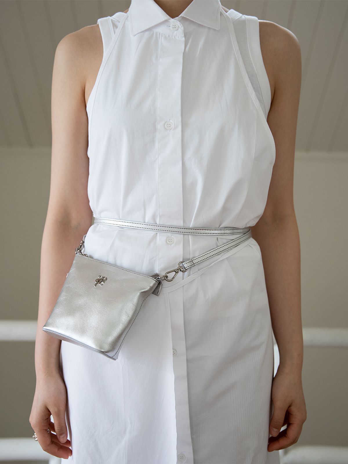 샤이티모시(SHYTIMOTHEE) leather mignon bag_silver