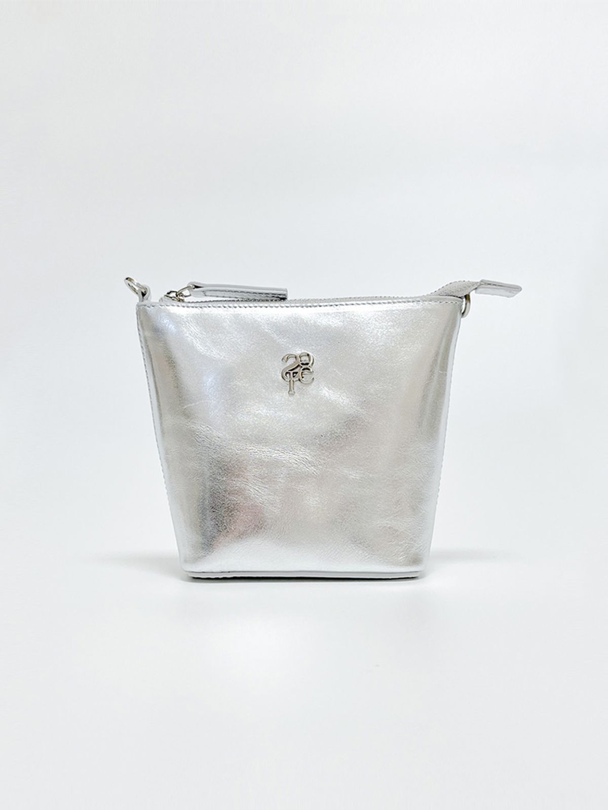 샤이티모시(SHYTIMOTHEE) leather mignon bag_silver