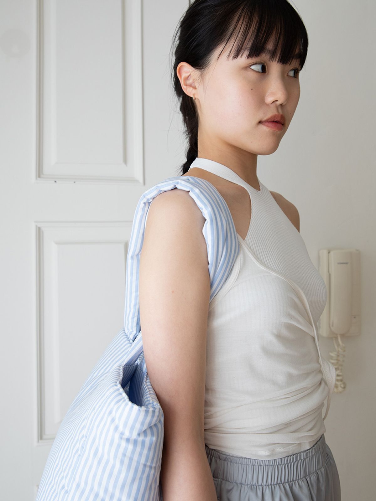 샤이티모시(SHYTIMOTHEE) Large stripe padded bag _blue