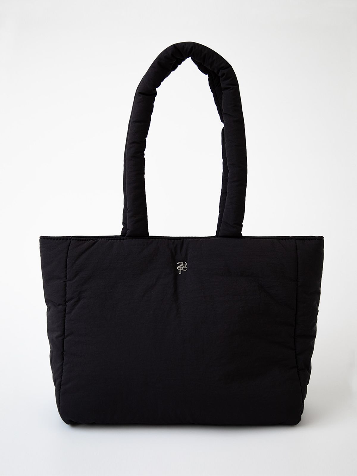 샤이티모시(SHYTIMOTHEE) Large soft padded bag _black