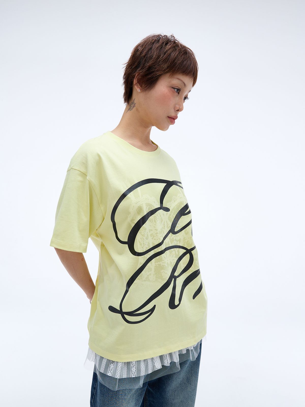 이이이알알알(EEERRR) Big Pearl Logo Corset Printing T-shirt (Light yellow)