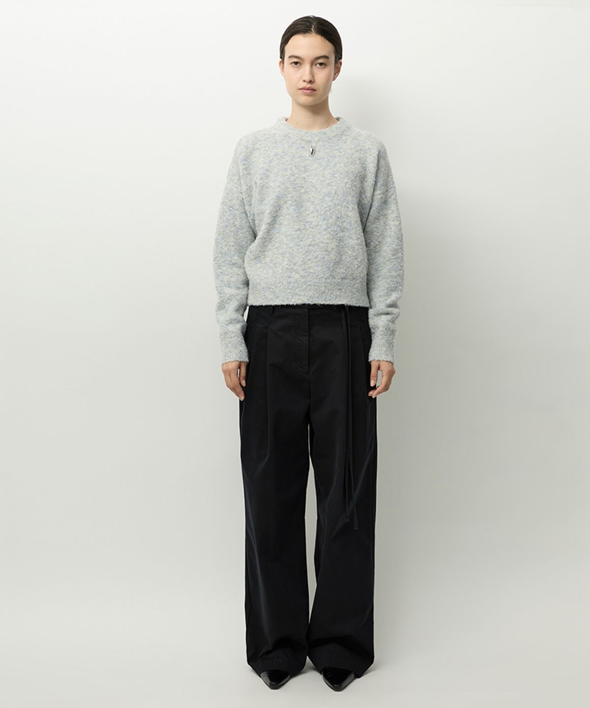 러프사이드 화이트라벨(ROUGH SIDE WHITE LABEL) Boucle Crewneck Knit Cloud Blue