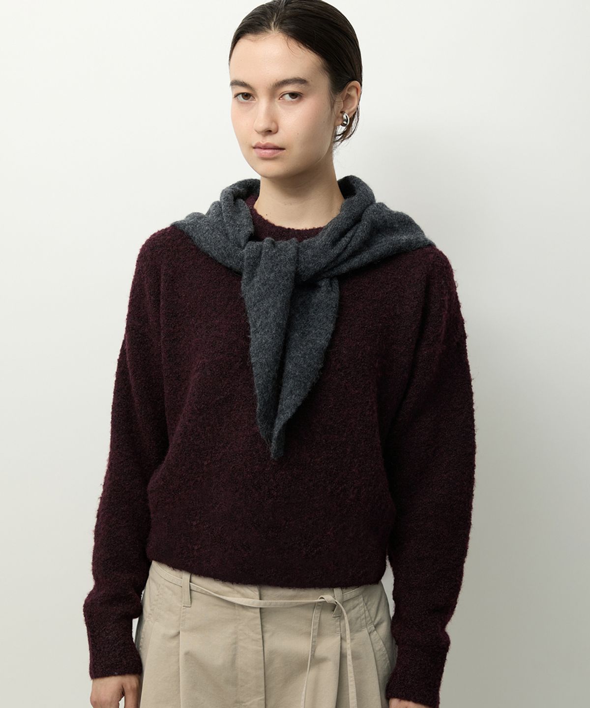 러프사이드 화이트라벨(ROUGH SIDE WHITE LABEL) Boucle Crewneck Knit Burgundy