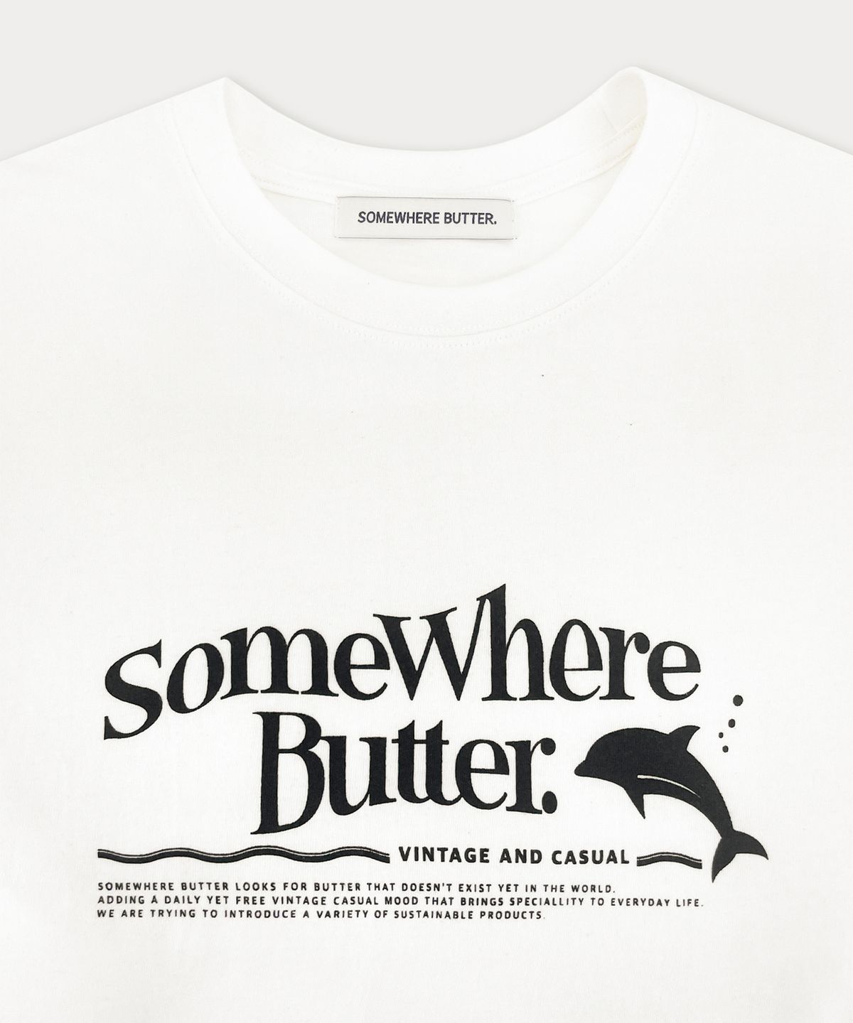 썸웨어버터(SOMEWHEREBUTTER) Dolphin Wave Logo Over-Fit Top - Ivory
