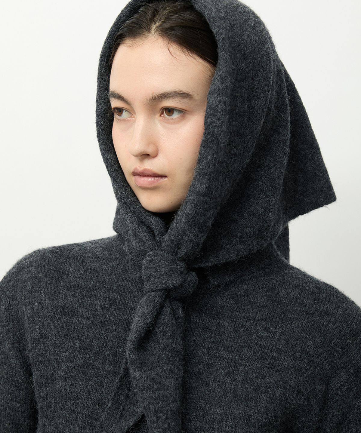 러프사이드 화이트라벨(ROUGH SIDE WHITE LABEL) Highneck Collar Cardigan Charcoal