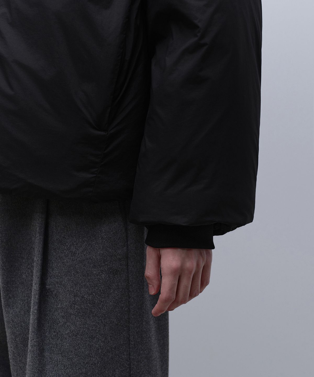 무신사 스탠다드(MUSINSA STANDARD) 미니멀 다운 숏 패딩 재킷 [블랙]