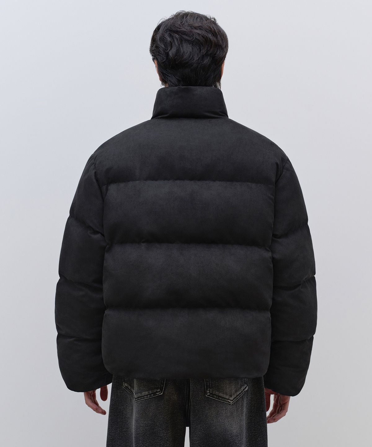 무신사 스탠다드(MUSINSA STANDARD) 데일리 푸퍼 신세틱 스웨이드 숏 패딩 재킷 [블랙]