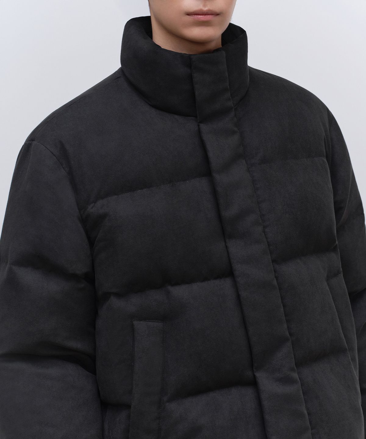 무신사 스탠다드(MUSINSA STANDARD) 데일리 푸퍼 신세틱 스웨이드 숏 패딩 재킷 [블랙]