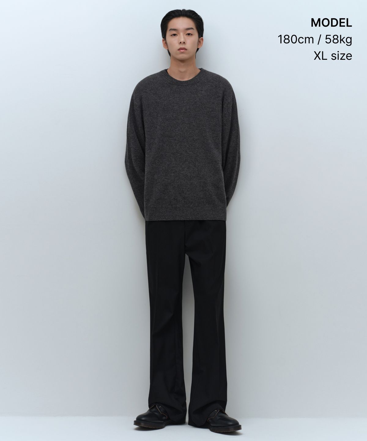 무신사 스탠다드(MUSINSA STANDARD) [빅토리아 울] 미니멀 리브드 크루 넥 니트 [미디엄 그레이]