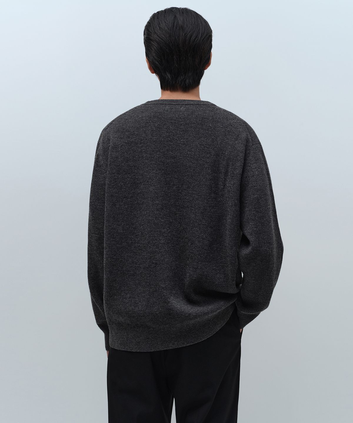 무신사 스탠다드(MUSINSA STANDARD) [빅토리아 울] 미니멀 리브드 크루 넥 니트 [미디엄 그레이]