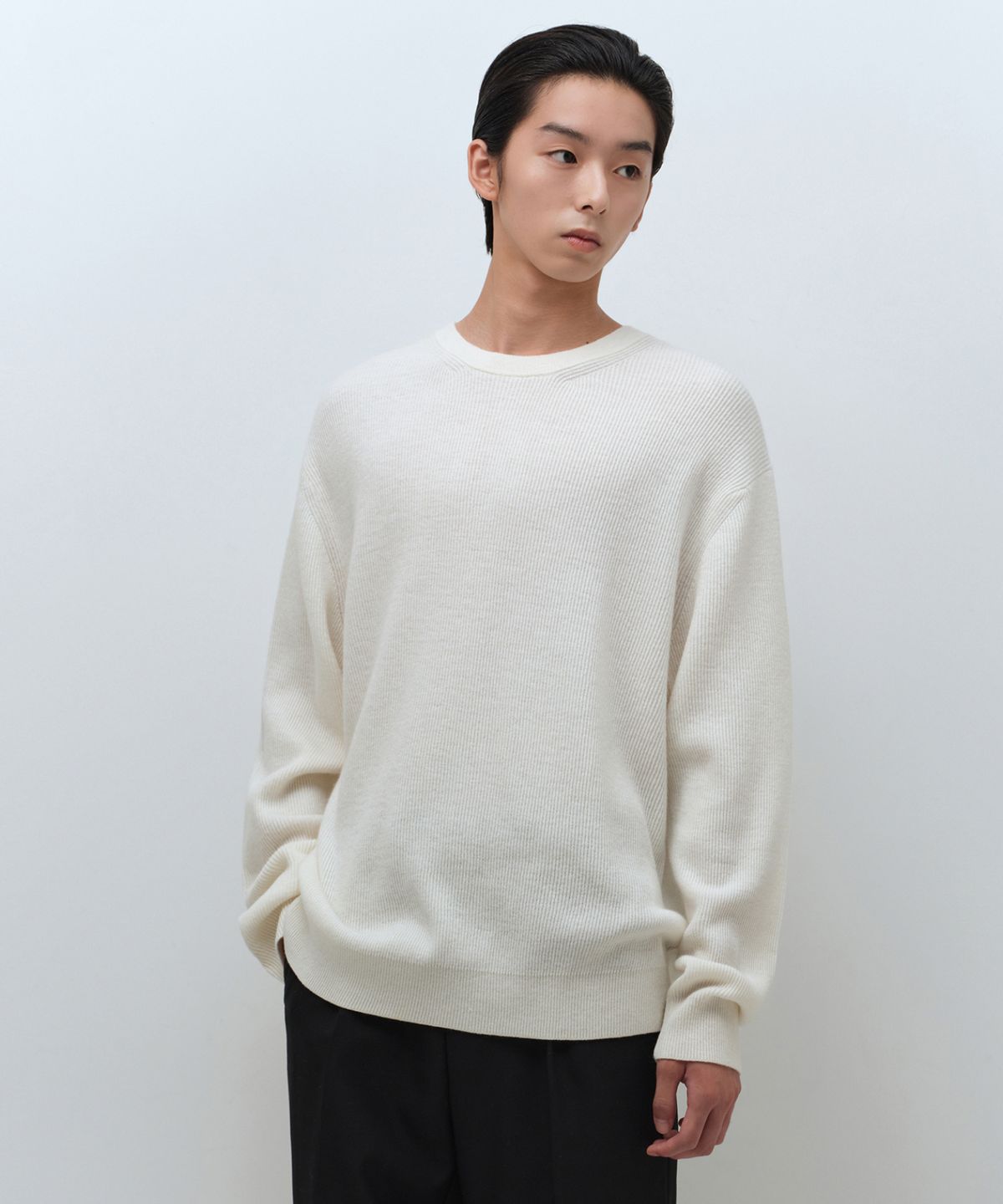 무신사 스탠다드(MUSINSA STANDARD) [빅토리아 울] 미니멀 리브드 크루 넥 니트 [크림]