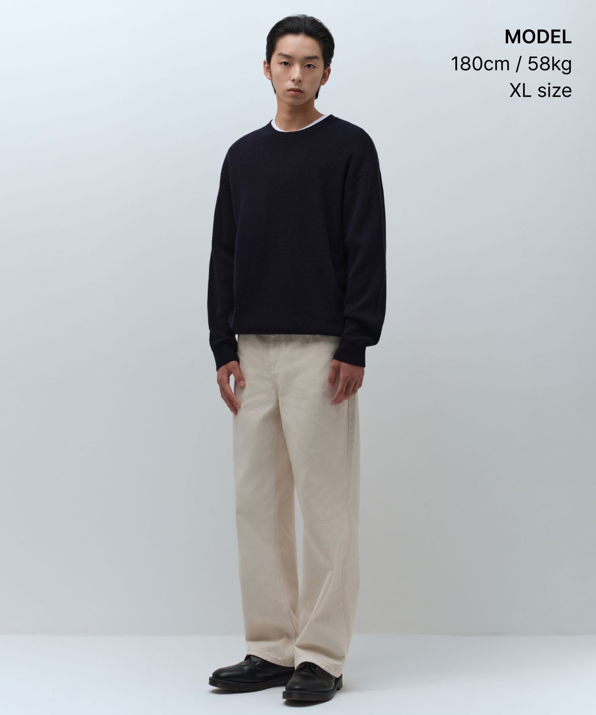 무신사 스탠다드(MUSINSA STANDARD) [빅토리아 울] 미니멀 리브드 크루 넥 니트 [네이비]