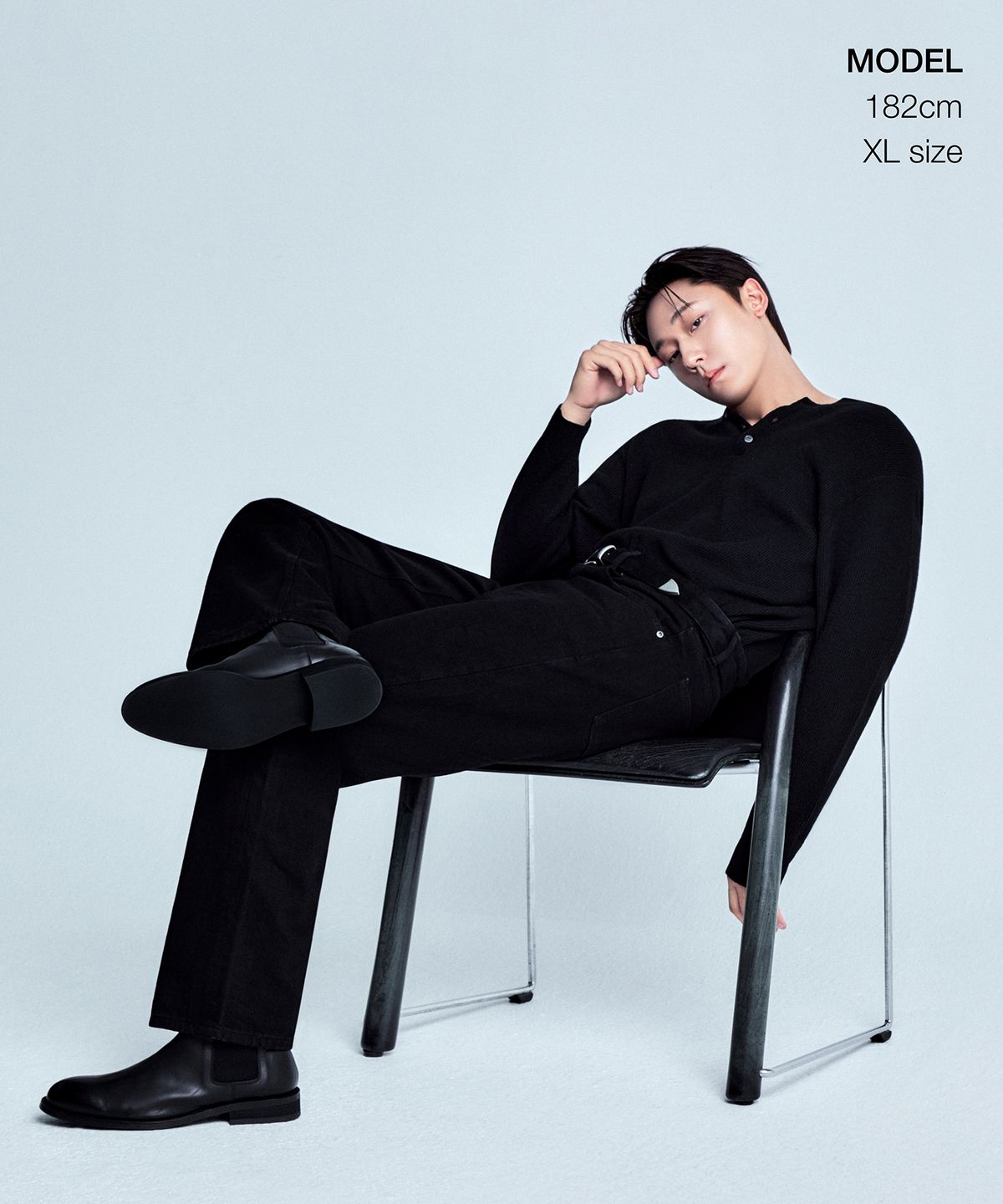 무신사 스탠다드(MUSINSA STANDARD) [빅토리아 울] 미니멀 리브드 헨리 넥 니트 [블랙]