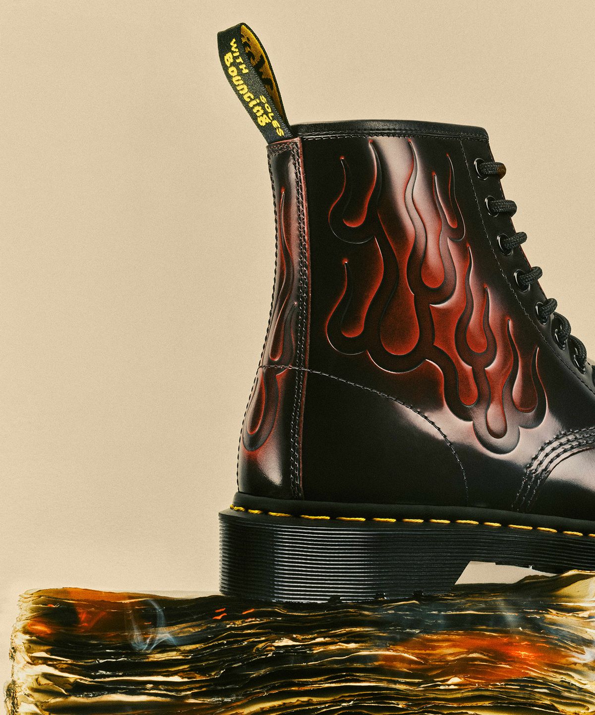 닥터마틴(DR.MARTENS) 1460 인페르노 8홀 - 체리레드 / 41764600