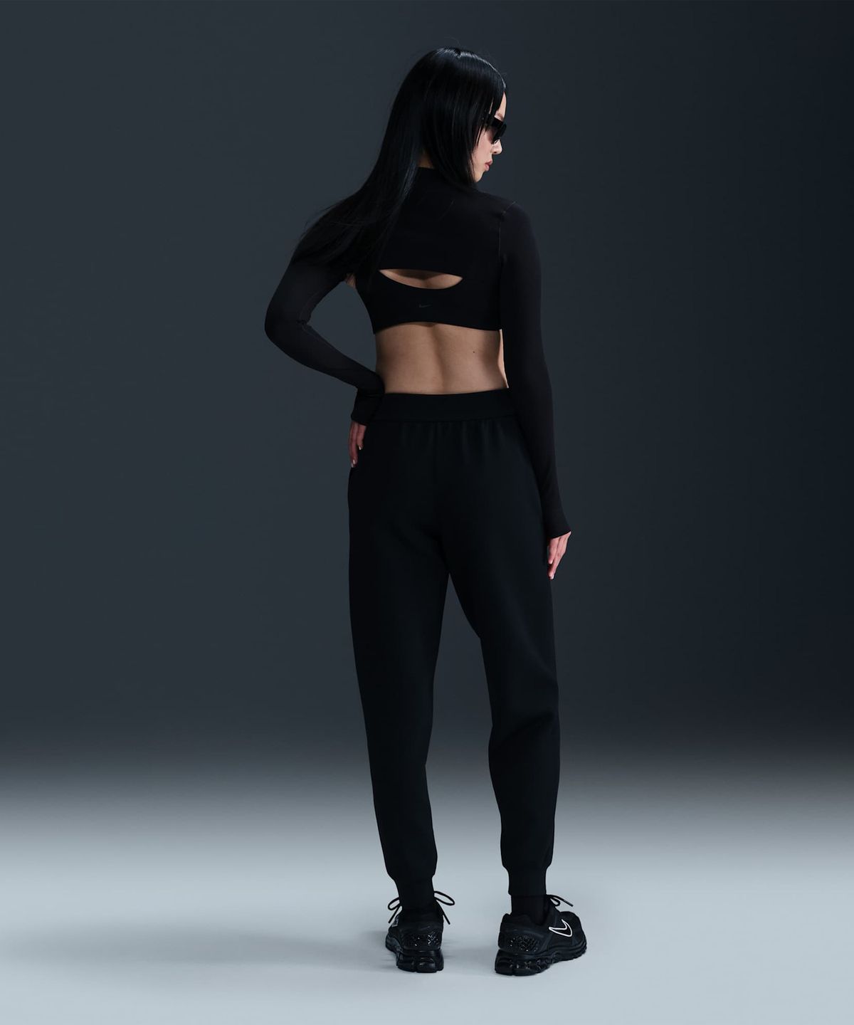 나이키(NIKE) 24.7 임파서블리소프트 드라이 핏 미드라이즈 조거 W - 블랙:다크 스모크 그레이 / HQ8185-010